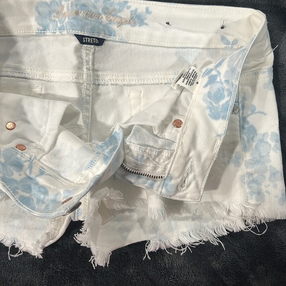 [AEO] Floral Shorties - Picture 4 of 4